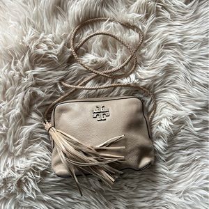 Tory Burch - Taylor Camera Bag - Crossbody Purse - Taupe Pebble Leather